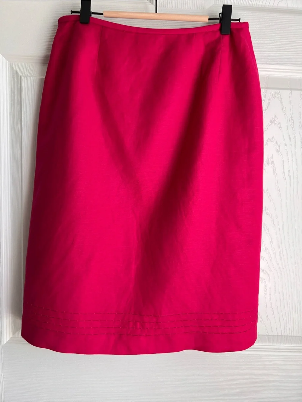 Le Suit Hot Pink Linen Blend Pencil Skirt Stitched Hem Detail